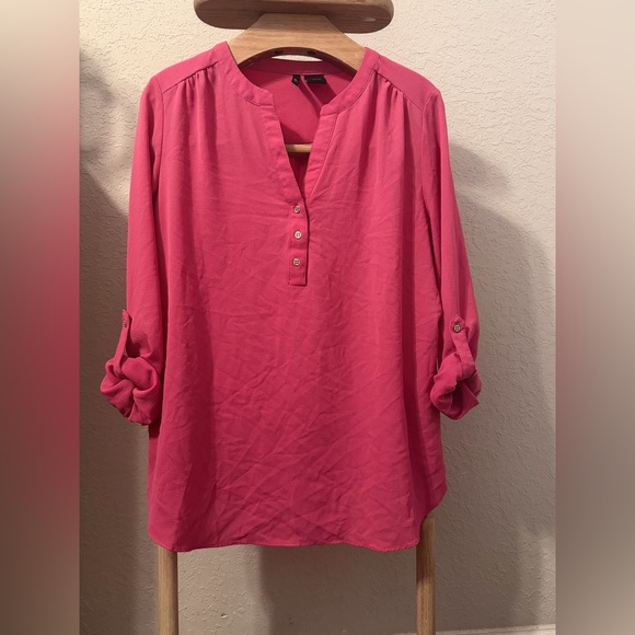 new directions Tops - 🎀5/$15🎀New Directions Vibrant Pink Blouse